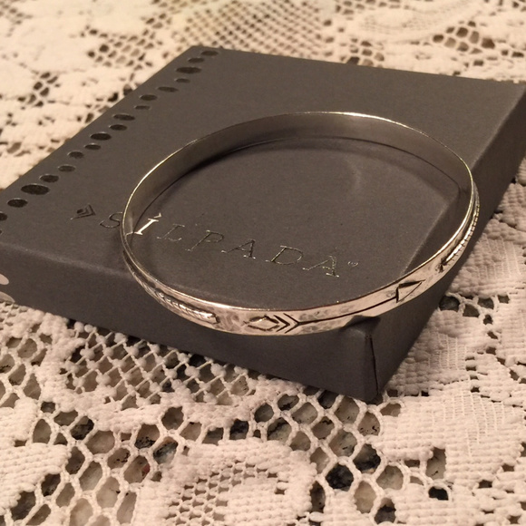 Silpada Jewelry - Silpada Arrow Dynamic Etched Sterling Silvr Bangle Silpada Jewelry - Silpada Arrow Dynamic Etched Sterling Silvr Bangle